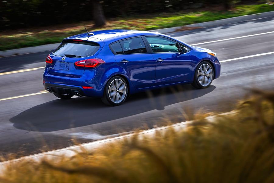  Kia Forte5 2016 года  (фото 19 из 37)